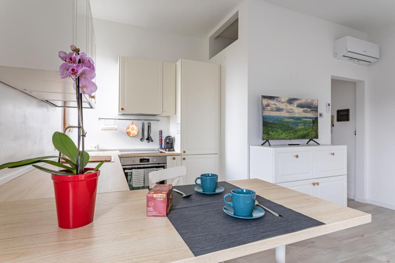 House Maga - By Host4U Apartment Brescia Bagian luar foto